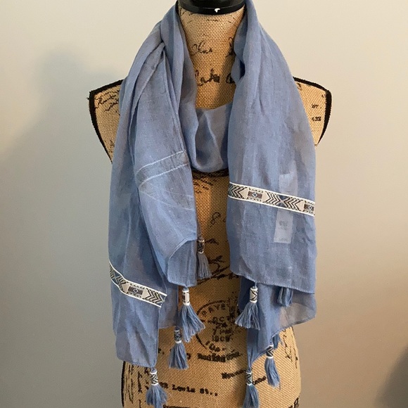 New York & Company Accessories - New York and Company Scarf